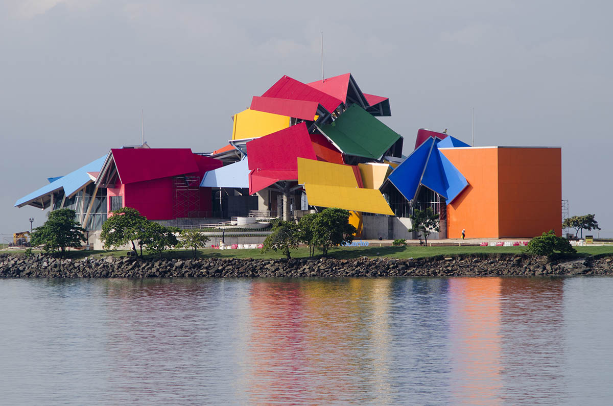 Fachada Este del Biomuseo.Â©Victoria Murillo/Istmophoto.com